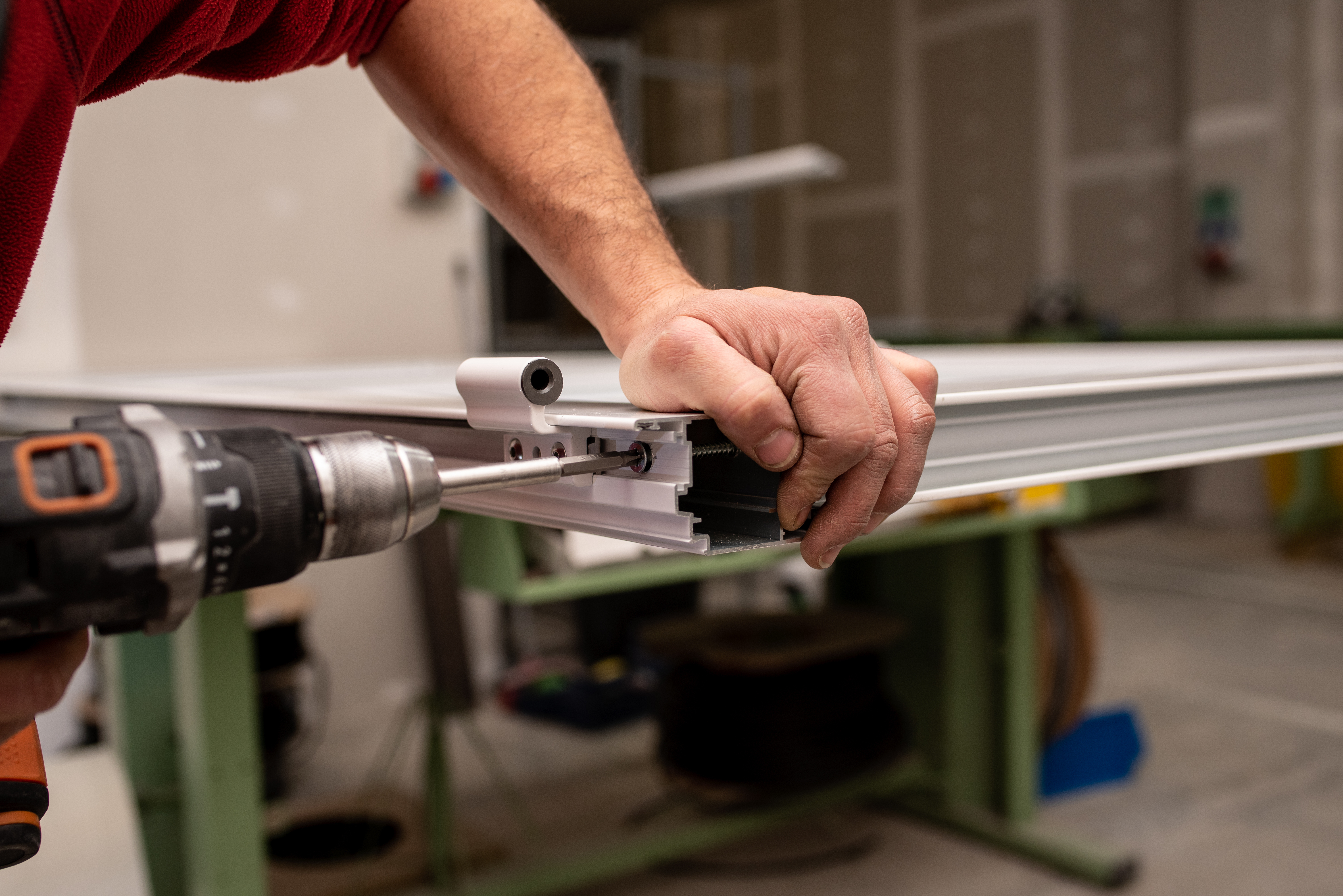 Werkstatt und Produktion - Metallprofile CNC-Bearbeitung
